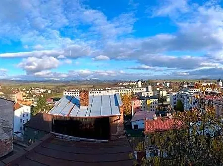 Male Namesti, Hotel apartamentowy Broumov