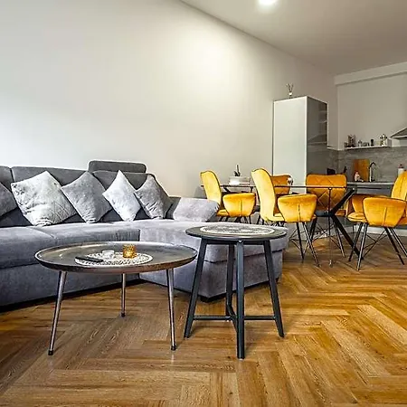Hotel apartamentowy Male Namesti, 3*