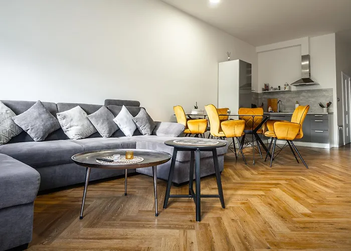 Aparthotel Male Namesti, 3*